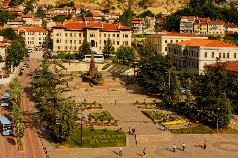 Cumhuriyet Meydanı ve Hükümet Konağı