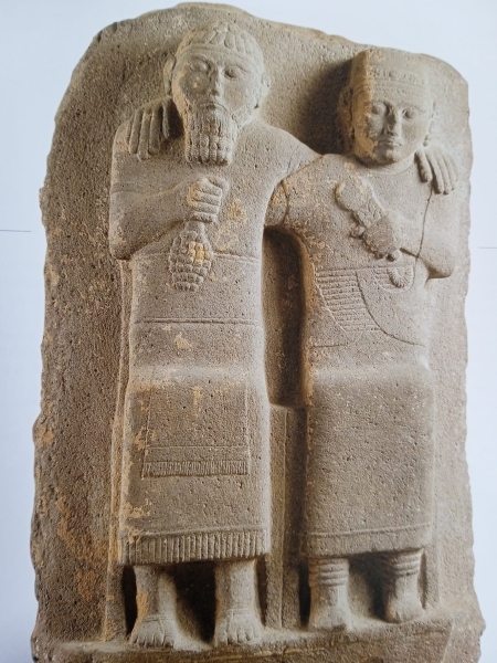 Hitit Çağı Şarap Tüccarı Suhi ve karısı, MÖ 8.yy (Fotoğraf, Gürol Sözen)