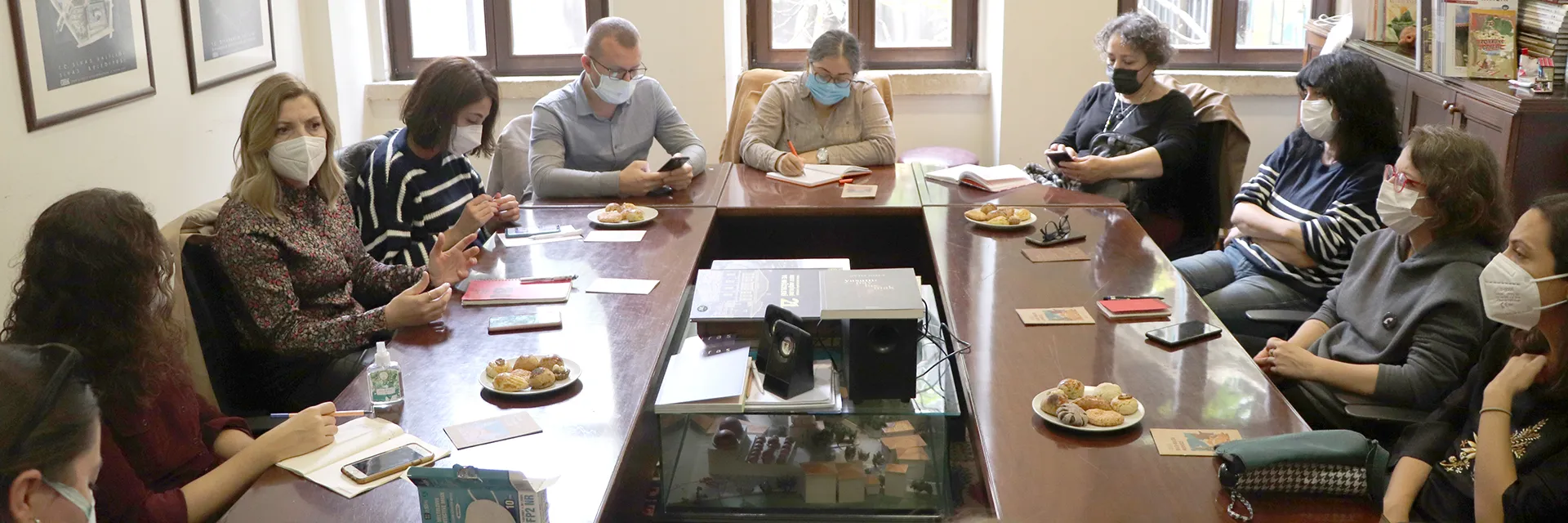 “Şehrin Karşı Yakası” Pera’da Kütüphaneler Ağı