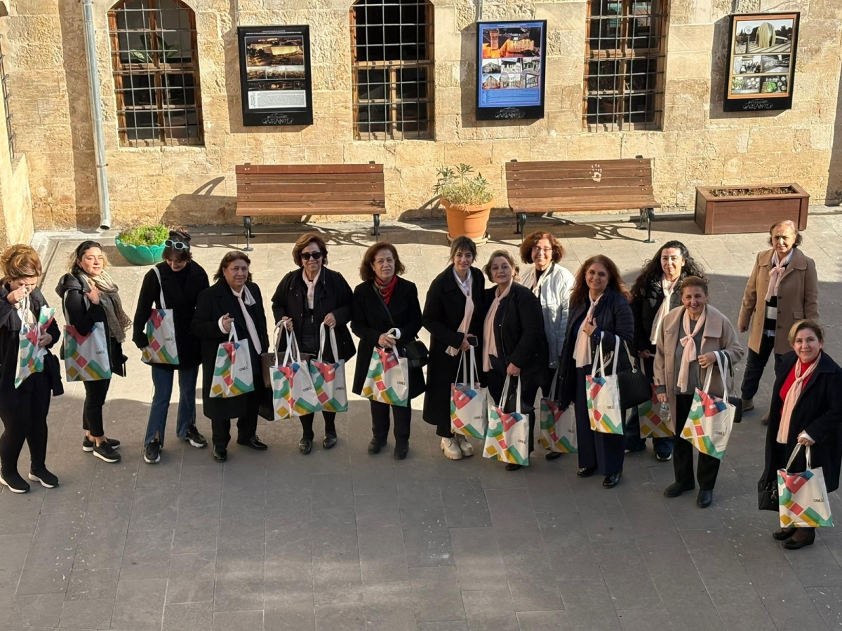 ÇEKÜL Vakfı Ekibi, Gaziantep’te Gönüllüler Ve Yerel Yöneticilerle Bir Araya Geldi.