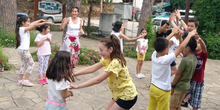 Birgili Çocuklar Yaz Okulunda