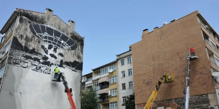Sağır duvarlar sanat eserine dönüşüyor