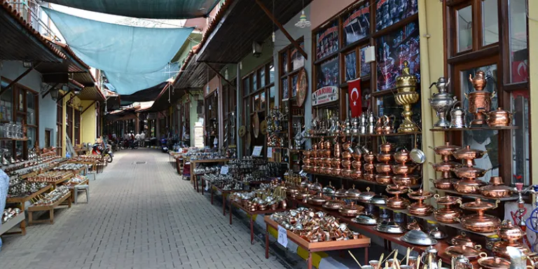 Elmalı ziyaretçilerini bekliyor
