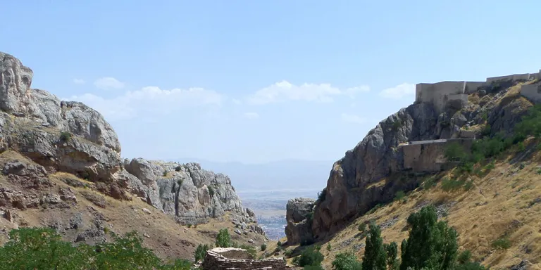 Geçmişin Derinlerinde: Harput