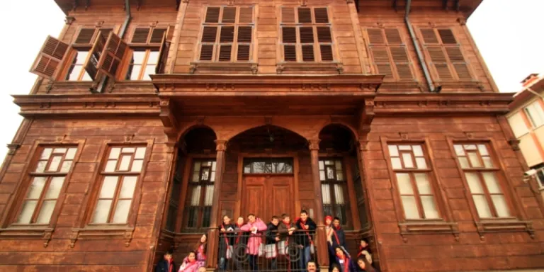Tarihi işlevlendirmek ve bugünlere taşımak