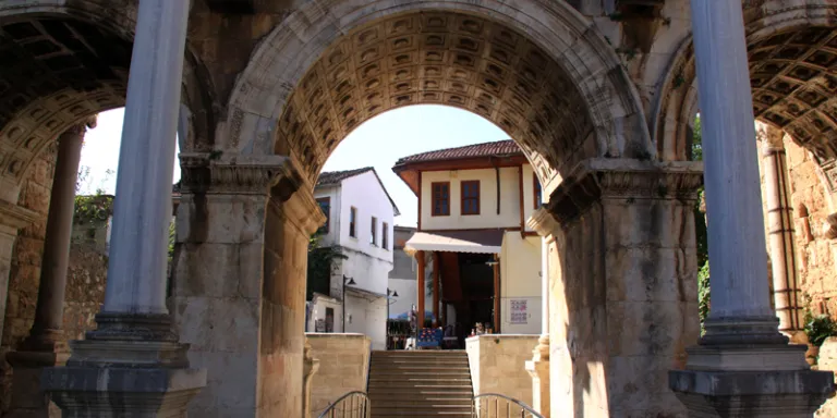 Antalya Kaleiçi’nin sorunları tartışıldı