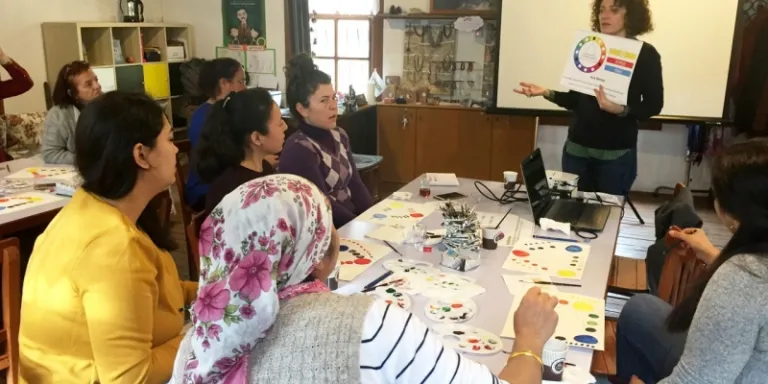Birgili kadınlara tasarım atölyesi