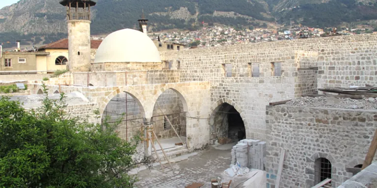 Hatay&#039;da yerel yöneticiler ve uzmanlar bir araya geldi 