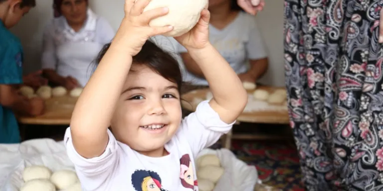  Merzifon’da üç kuşaktan dayanışma örneği