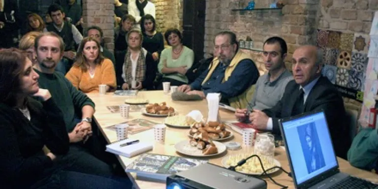 ‘Bu Mülkün Kadın Sultanları’ ve Necdet Sakaoğlu