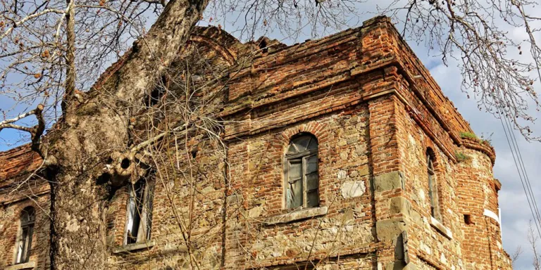 Simge Yapılar Geleceğe Taşınıyor