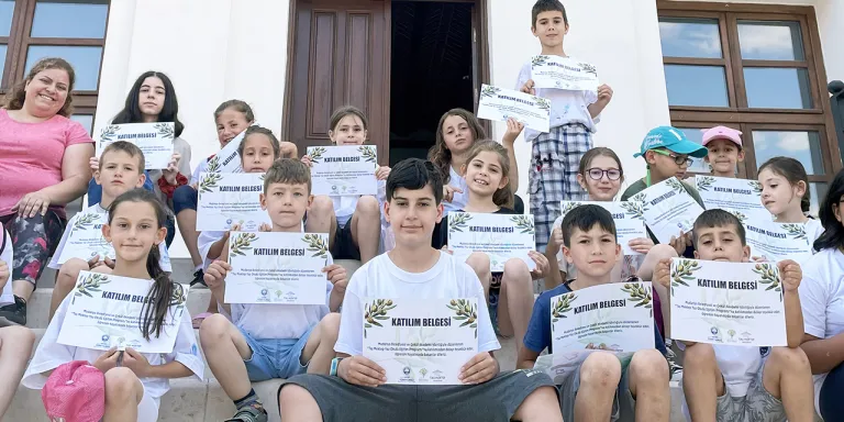 Taş Mektep 33 Yıl Sonra Öğrencilerle Buluştu 