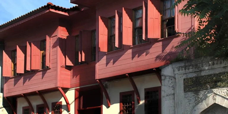 Bir Koruma Mücadelesi: Dede Efendi Evi